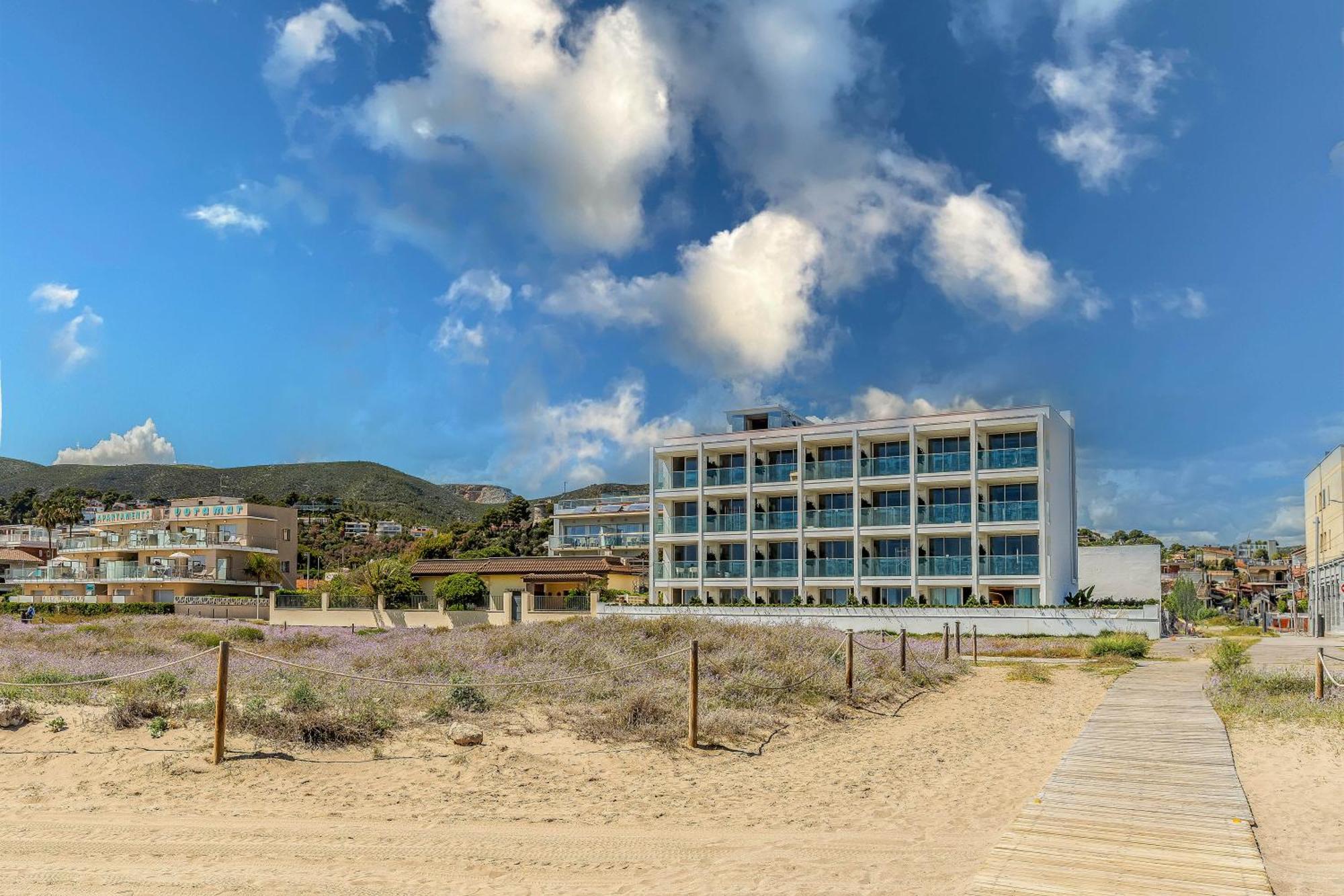 Apartamentos Azul กาสเตย์เดเฟลส์ ภายนอก รูปภาพ